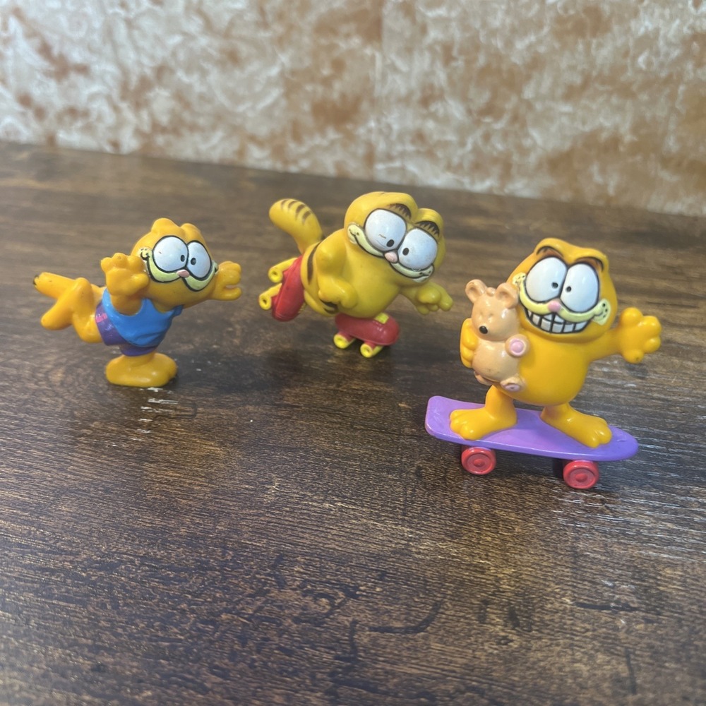 3 Vintage 1981 GARFIELD 2.5" PVC Figures United Features Skater,Skateboarder